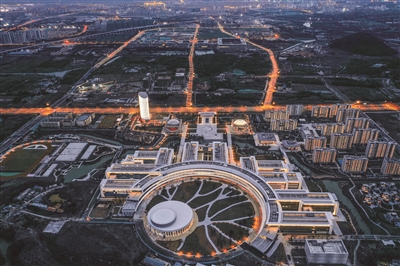 空中俯瞰西湖大学云谷校区夜景 都市快报.jpg