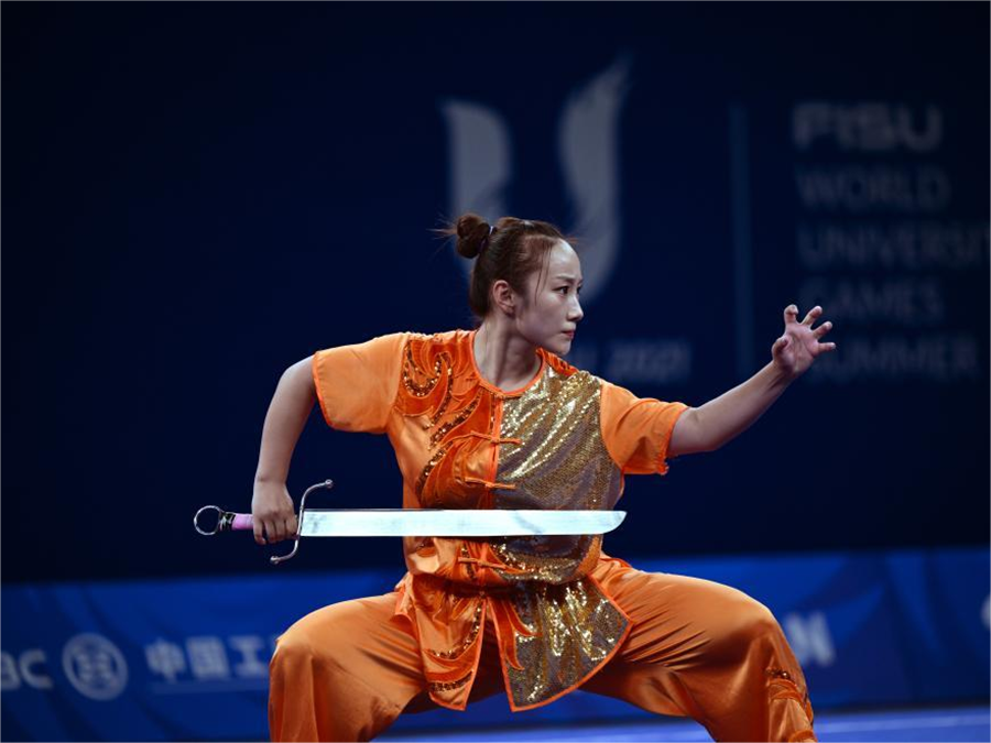 中国选手宋翠芳获成都大运会武术项目女子南刀金牌